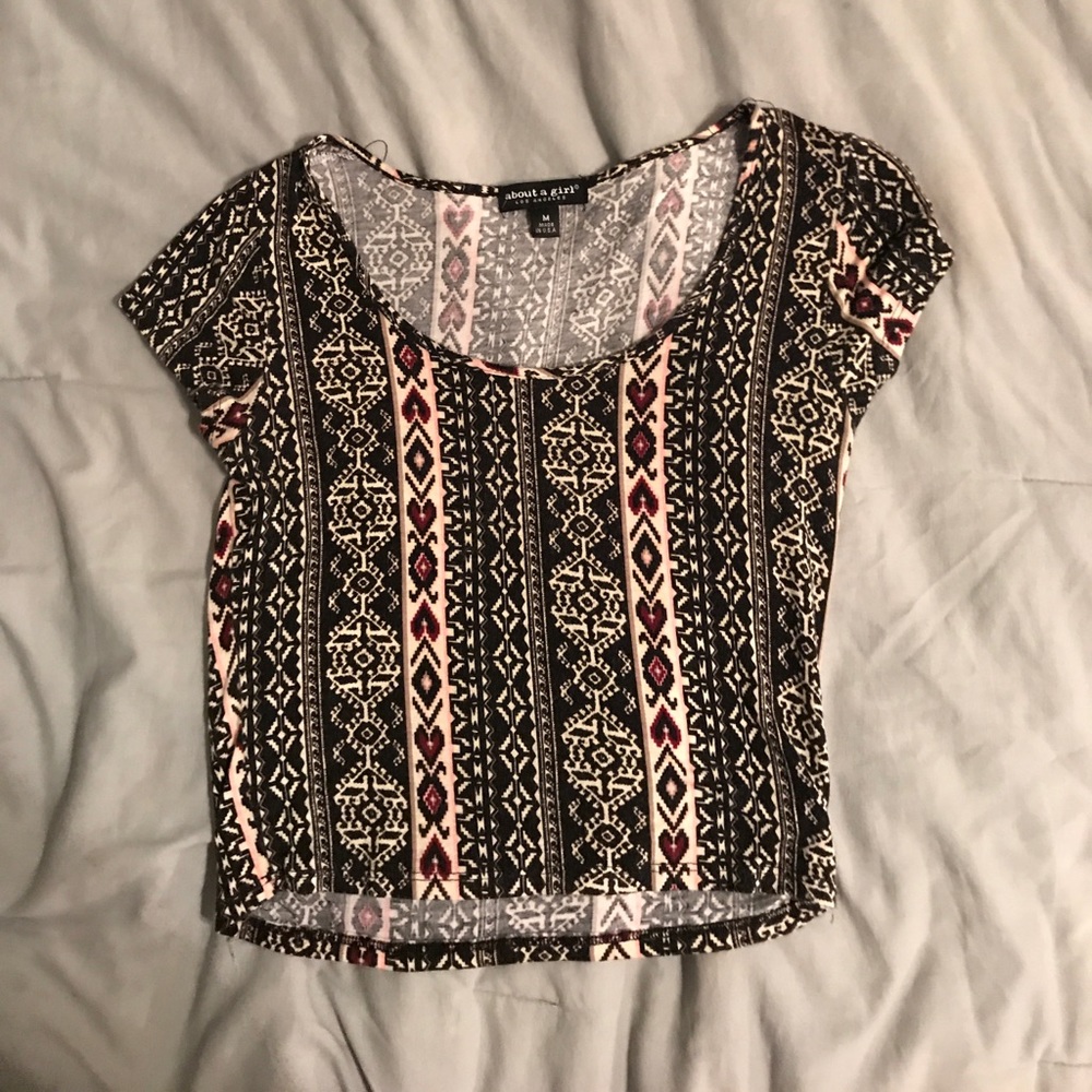 Cute Aztec patterned crop top in perfect condition