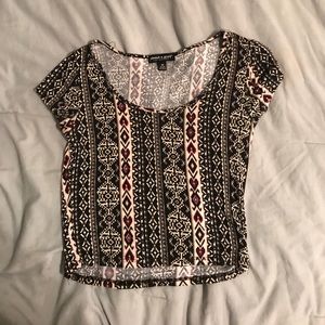 Cute Aztec patterned crop top in perfect condition