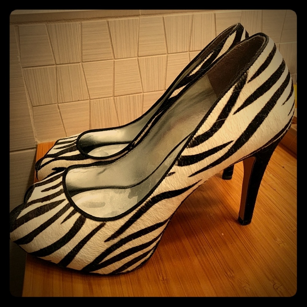Guess Zebra print peep toe pumps