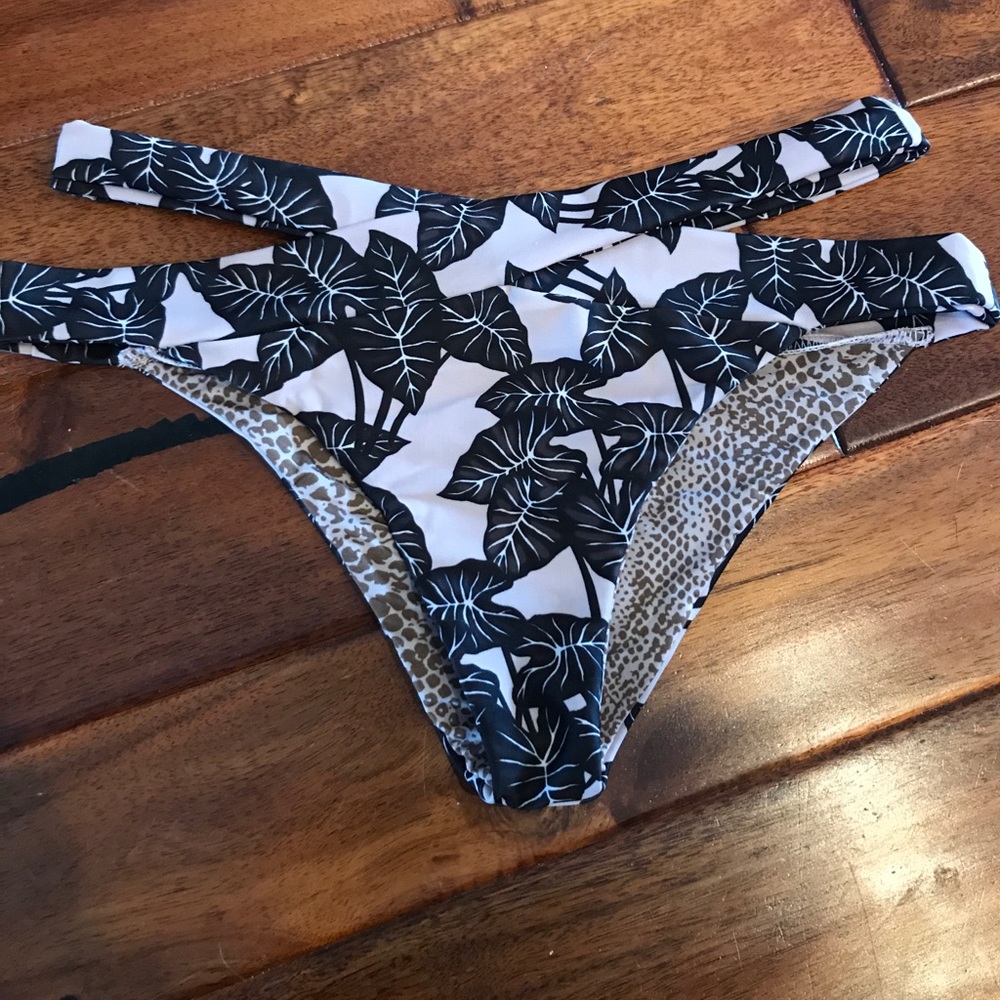 ❌traded ❌NWOT acacia Fiji in black elephant.