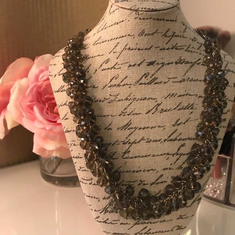 Beaded necklace with gold hardware✨