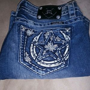 Super cute horse shoe star jeans