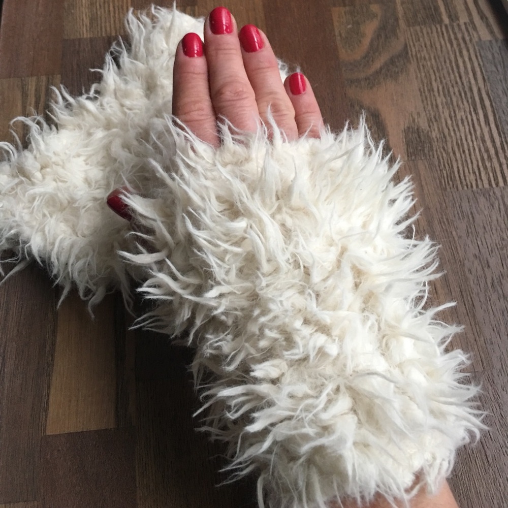 Faux Fur Fingerless Gloves