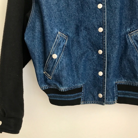 🌿Vintage Denim Jacket🌿 - Picture 4 of 6