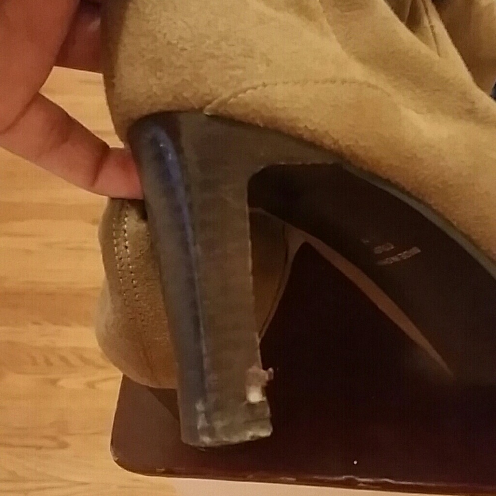 Boots - Picture 4 of 5