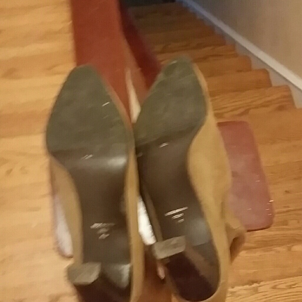 Boots - Picture 5 of 5