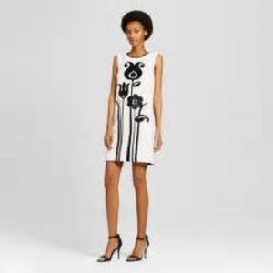 Black and white sleeveless dress