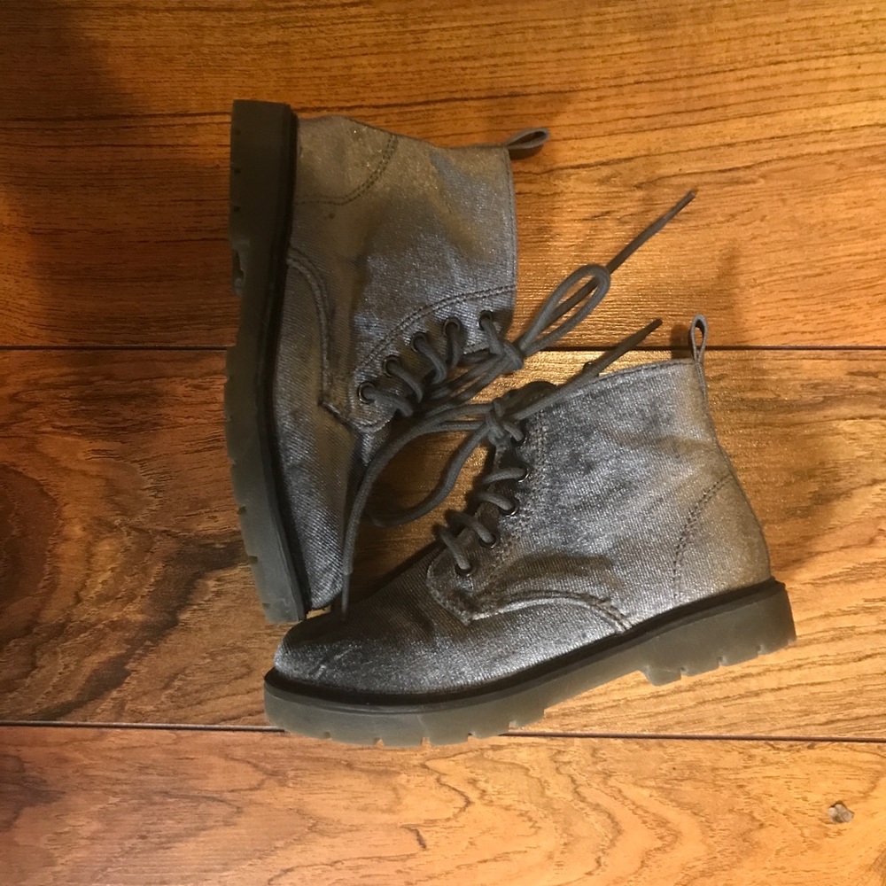 Gray toddler Zara boots