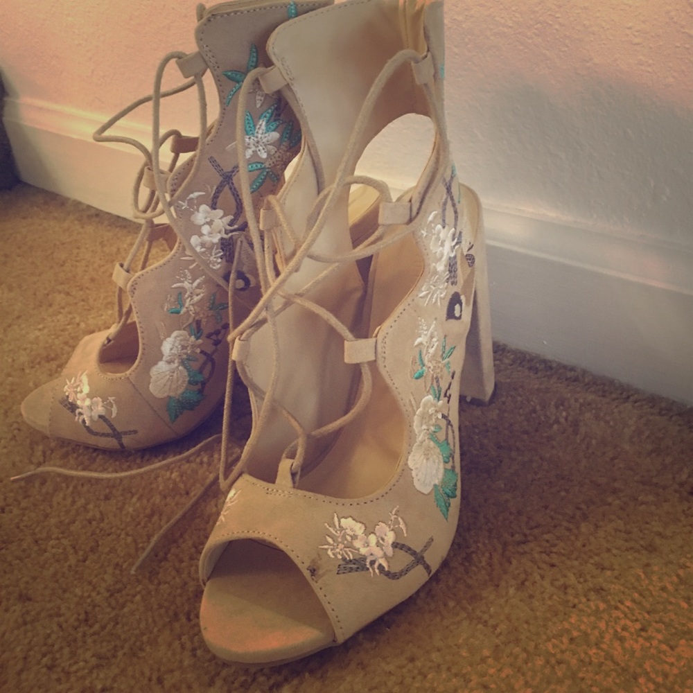 Beige heels
