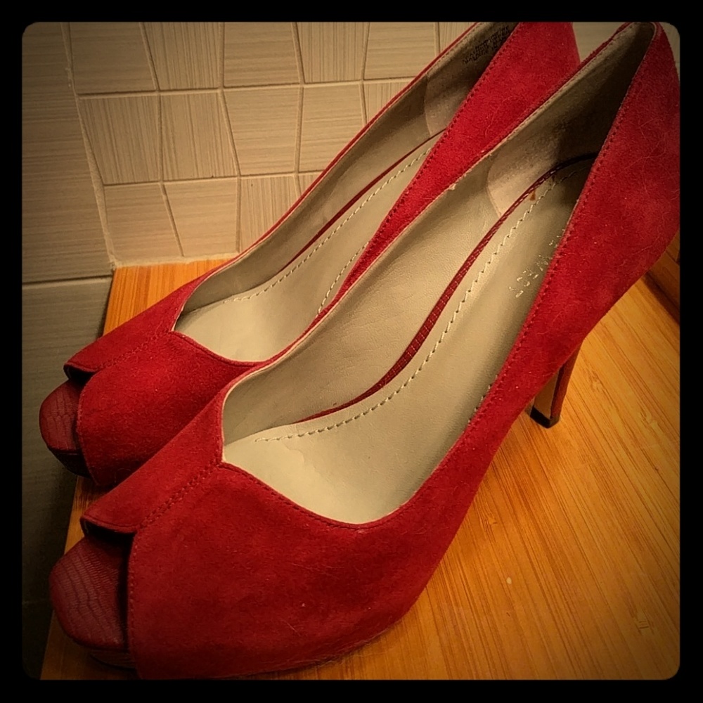 Nine West raspberry peep toe