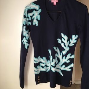 Beautiful lightweight Lilly Pulitzer sweater !
