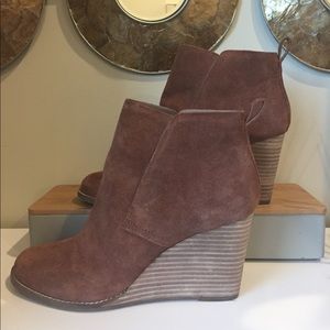 Lucky Brand platform suede ankle boots