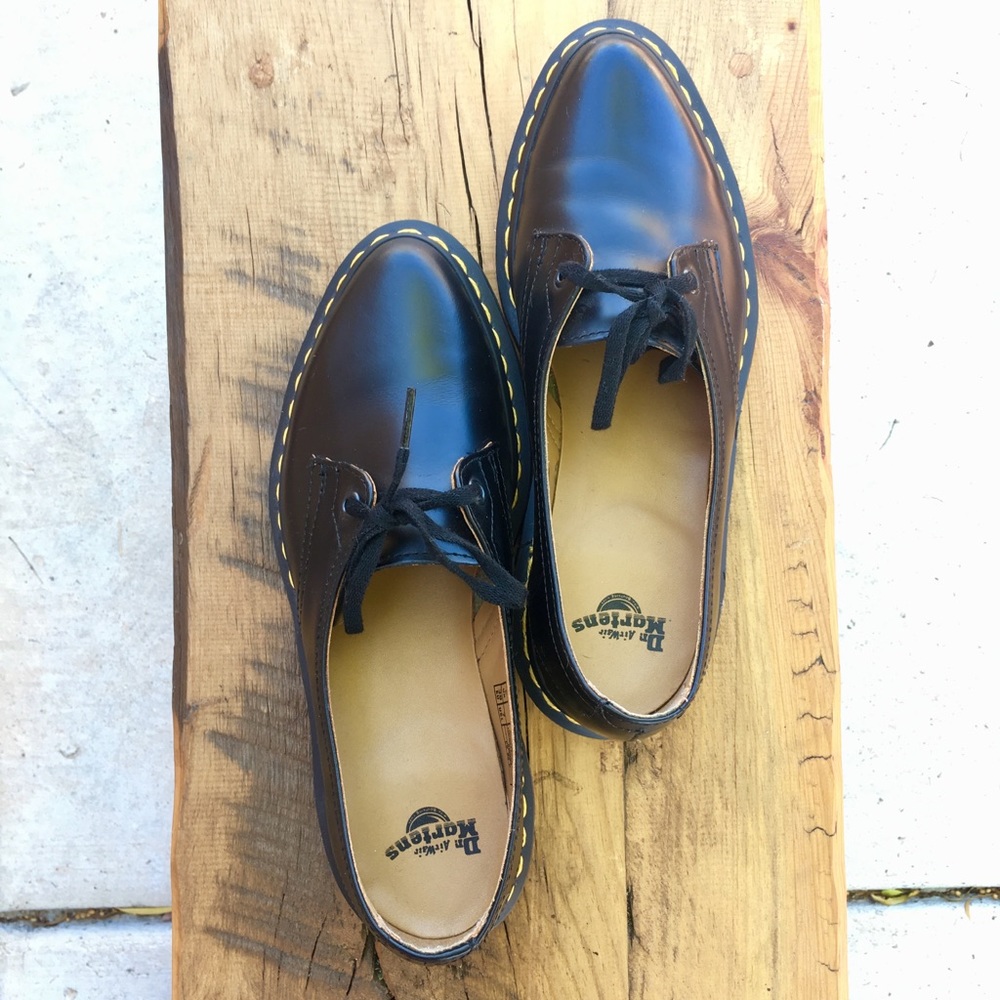 Genuine Dr Martens Oxfords w/ Pointed Toe 🖤