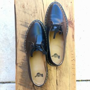 Genuine Dr Martens Oxfords w/ Pointed Toe 🖤