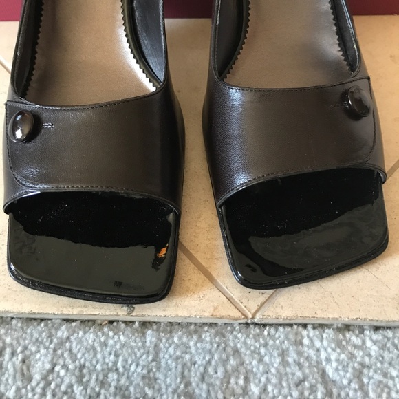 Dark Brown Bruno Magli Slip On Heels - Picture 2 of 3