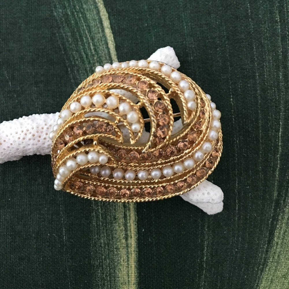 Vintage BSK Pearl and Copper Rhinestone Brooch.