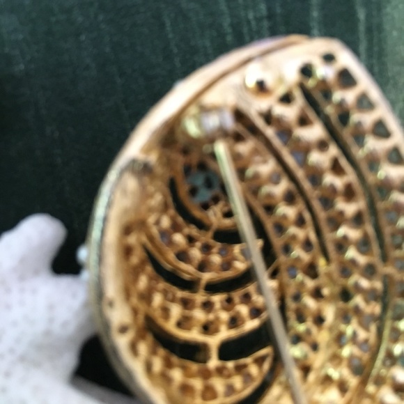 Vintage BSK Pearl and Copper Rhinestone Brooch. - Picture 3 of 3