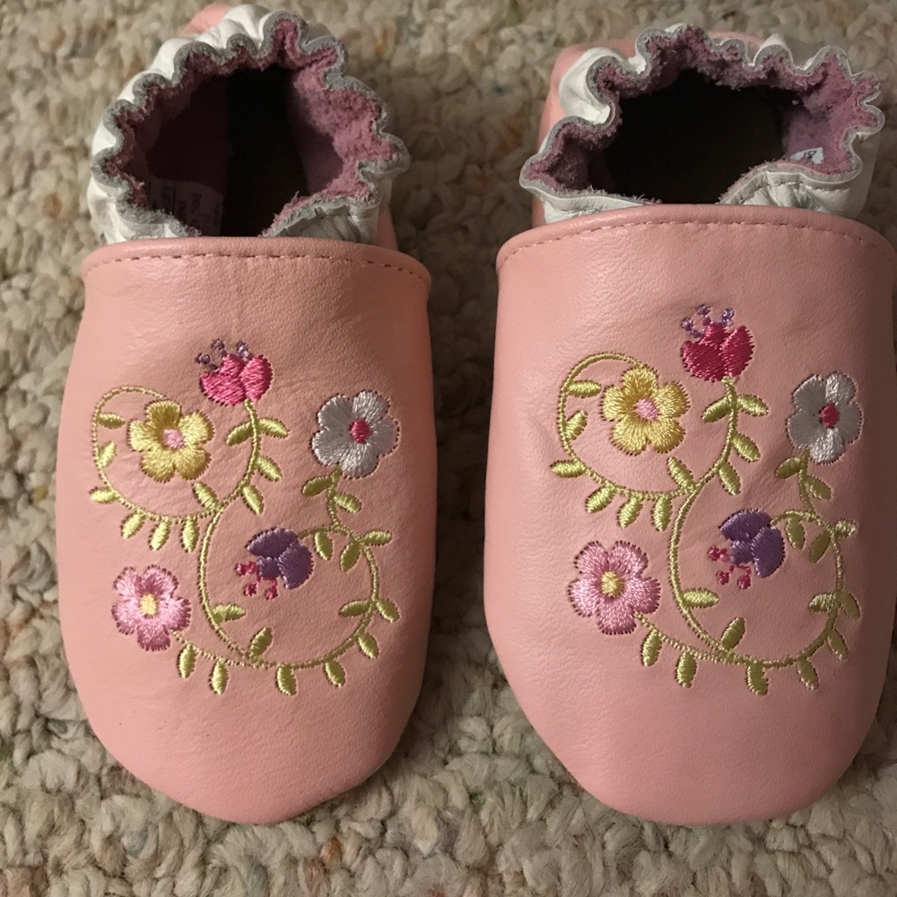 Robeez 6-12 months like new