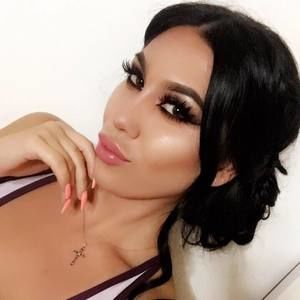 Meet your Posher, Leah