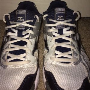 Mizuno volleyball shoes