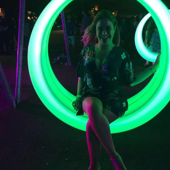 Meet your Posher, Aly - Picture 2 of 2