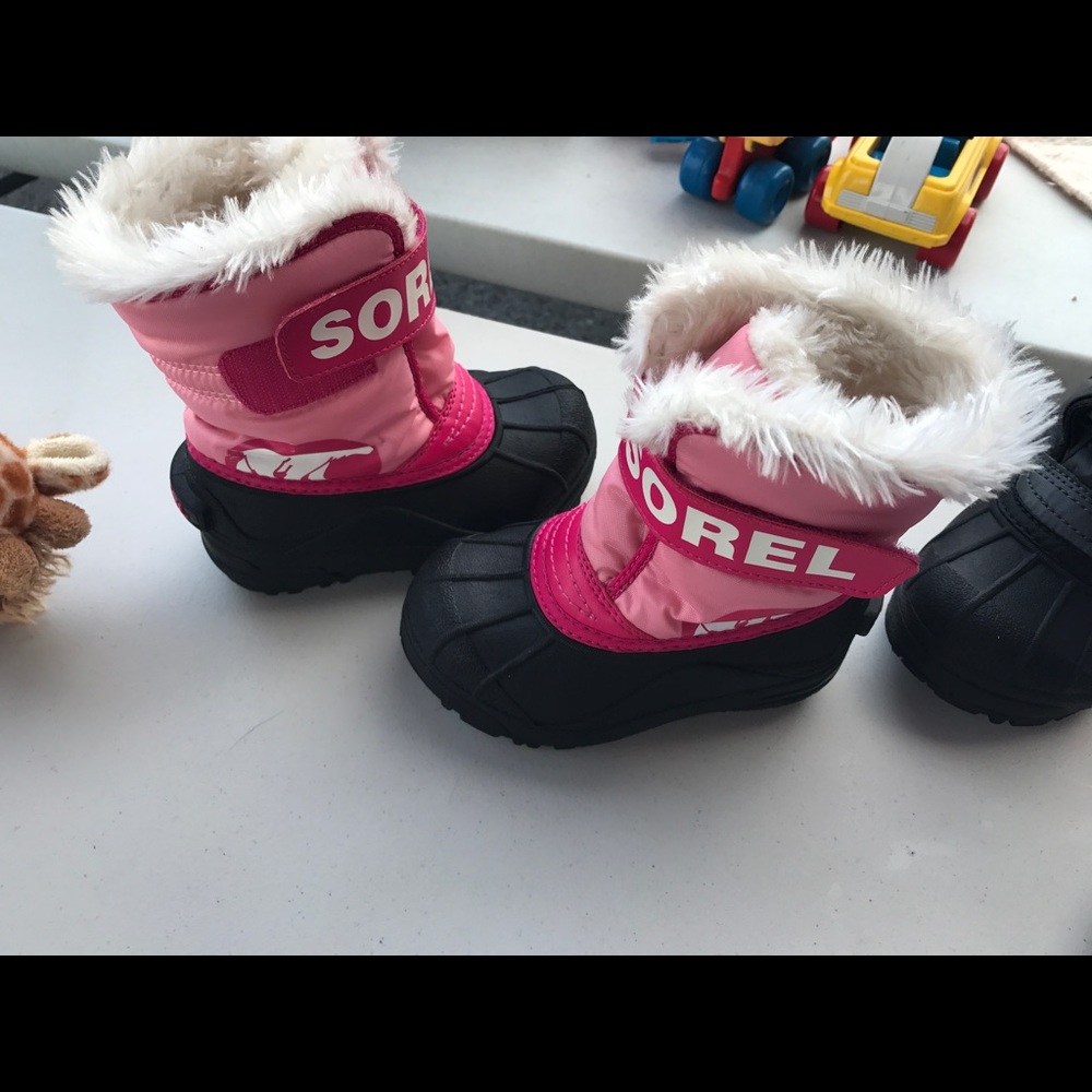 Pink Sorel Snow boots size 8 toddler