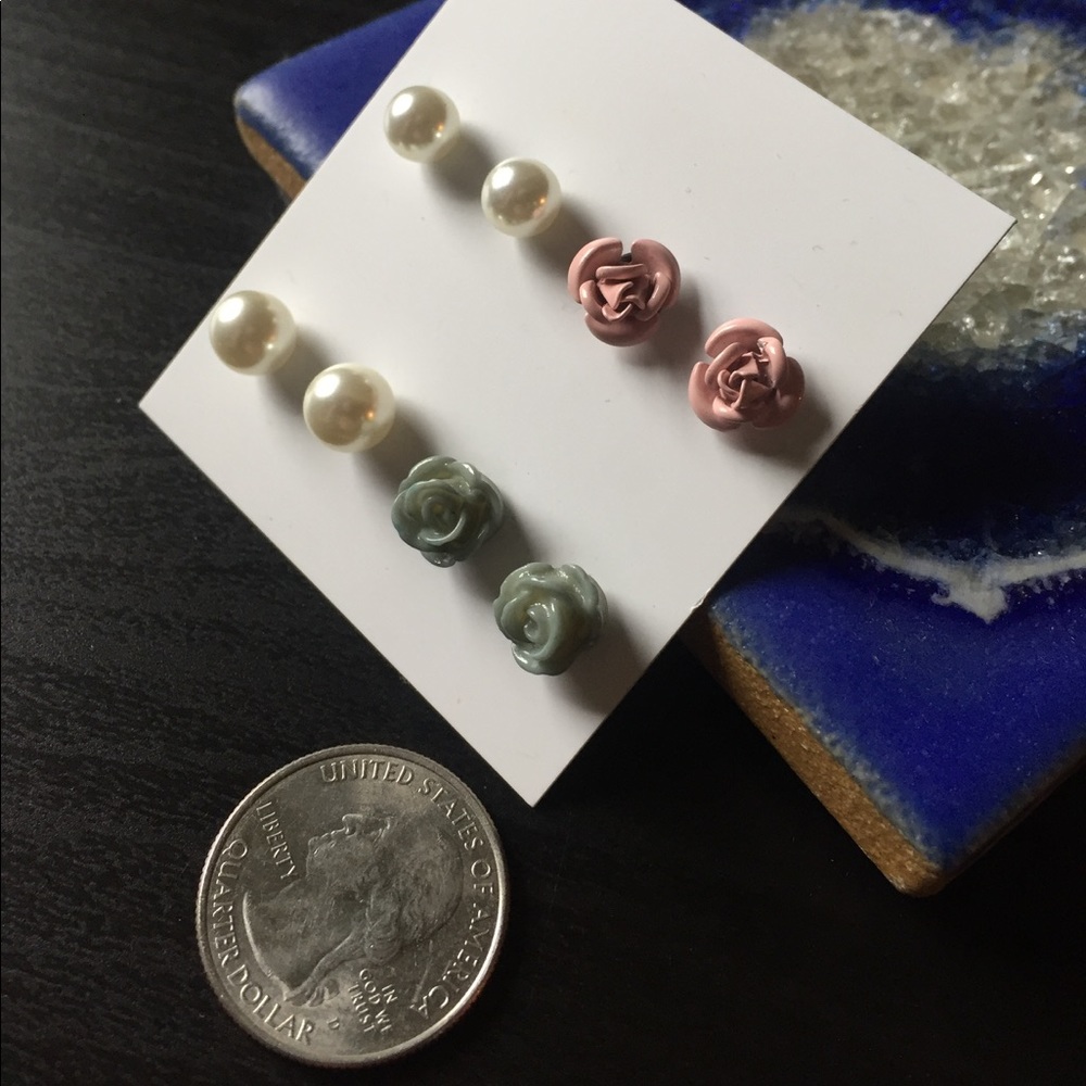 Flower Earring Set - Picture 3 of 3