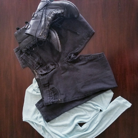 New York & Company skinny washed out jeans - Picture 1 of 5