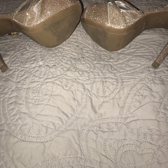 Peek Toe Heels - Picture 2 of 3