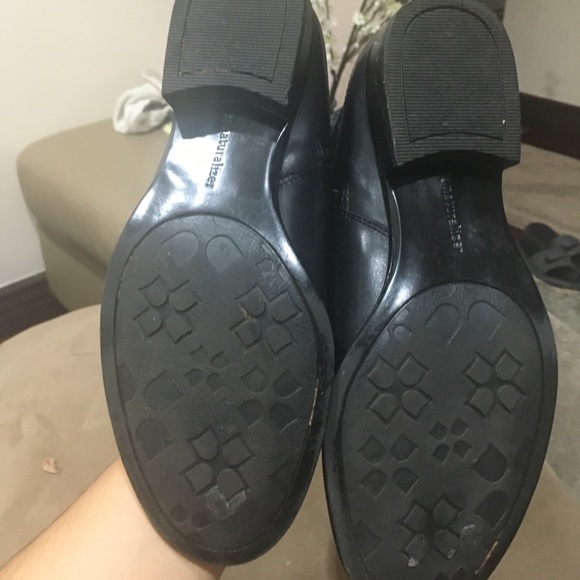 Shoes - Picture 5 of 5