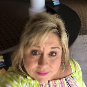 Meet your Posher, Leslie