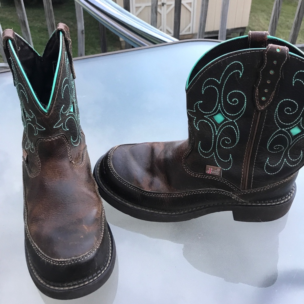 Ladies Justin Boots Size 8