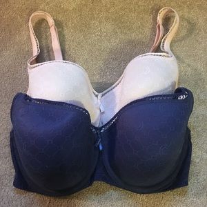 LOT of 2 excellent condition Chantelle bras