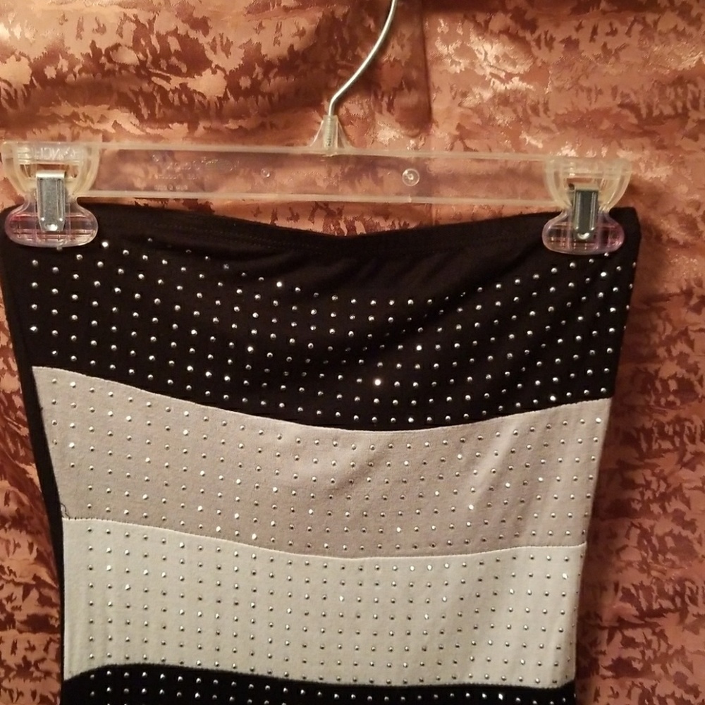 Dress - Picture 3 of 4