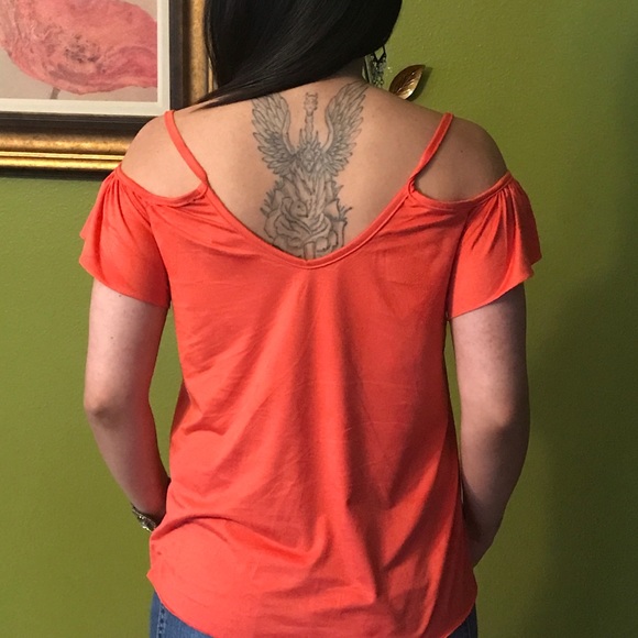 Top - Picture 2 of 2