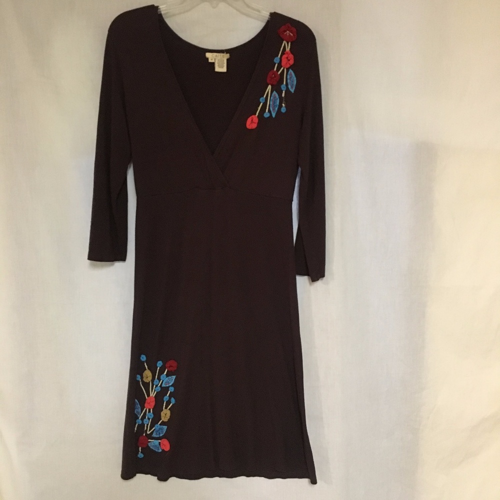 Embroidered dress - Size Medium