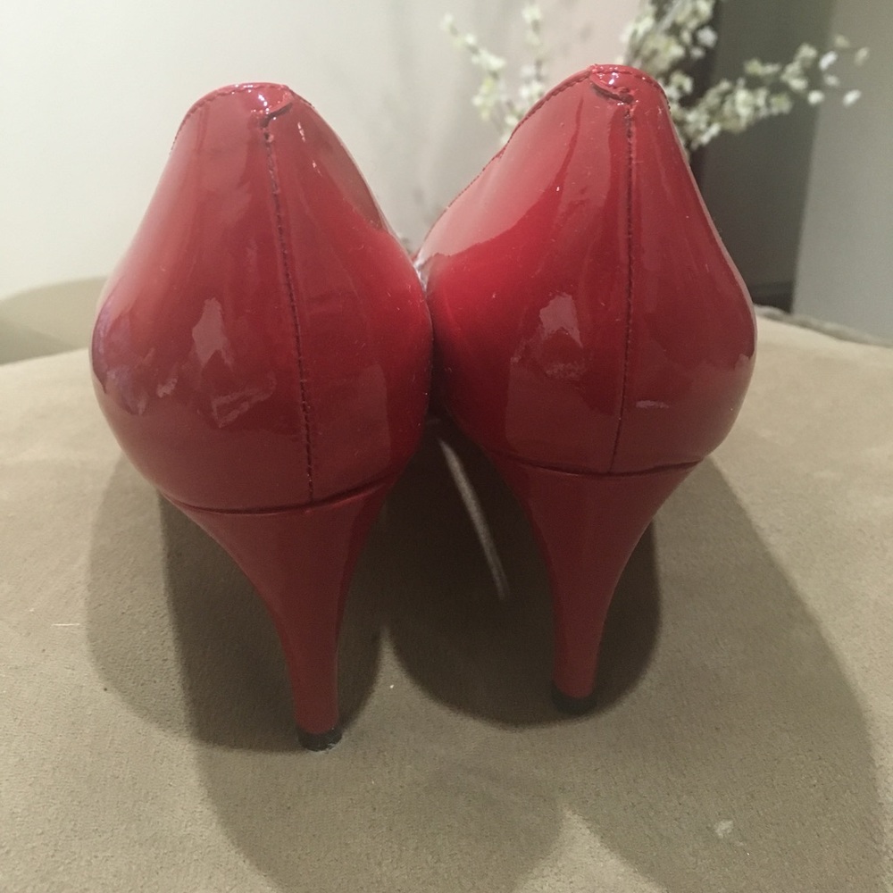 Shoes - Picture 3 of 6