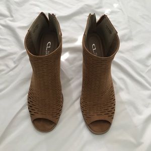 Tan Chinese laundry open toe boots Tan Chinese laundry open toe boots