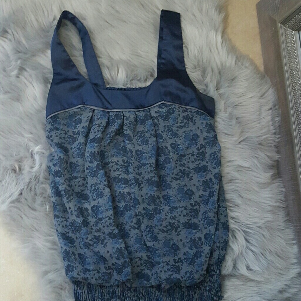 Flowy floral blouse