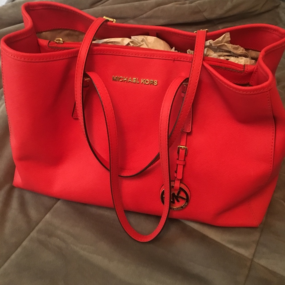 Michael Kors red leather tote bag ❤️