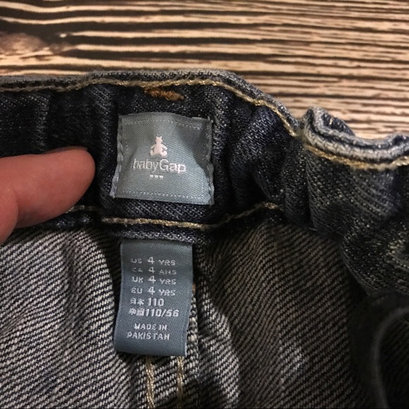 Boys 4T bundle.  Woven and shorts from Gap - Picture 7 of 7