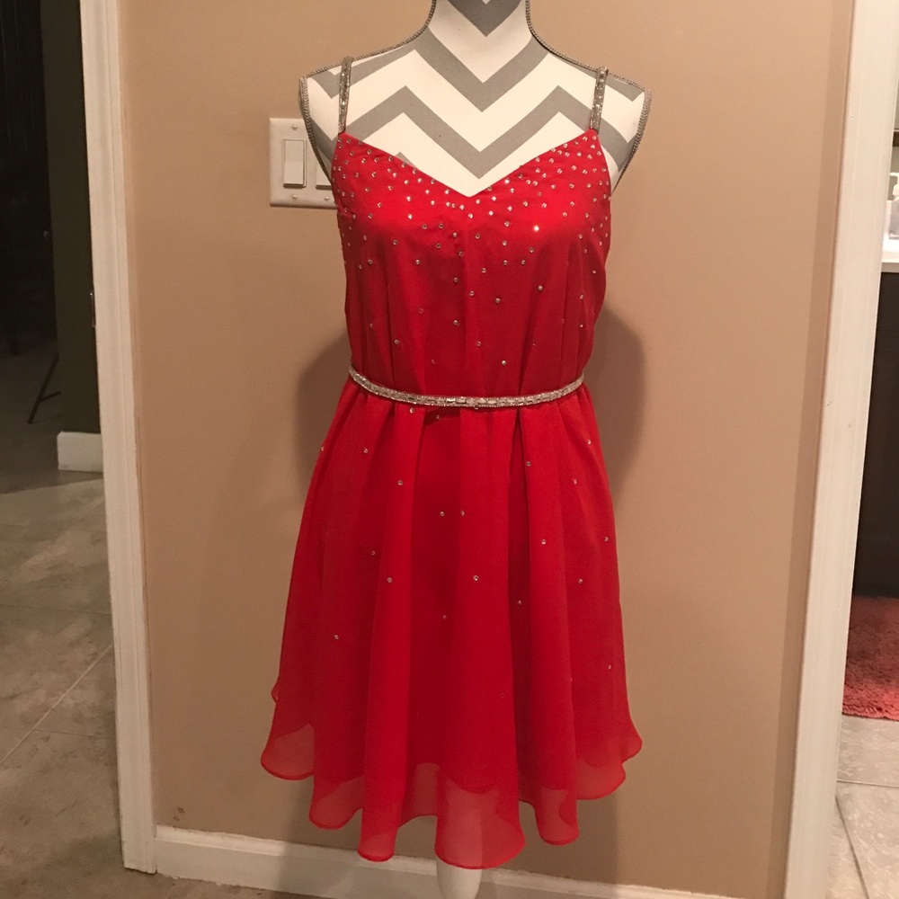 Cute formal/evening red dress (NWOT)