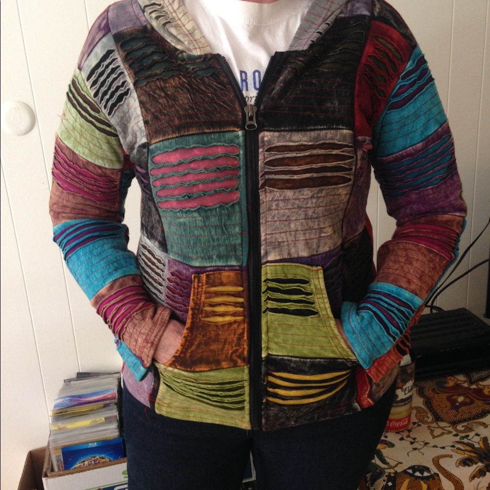 Gorgeous ripped-design zip up jacket