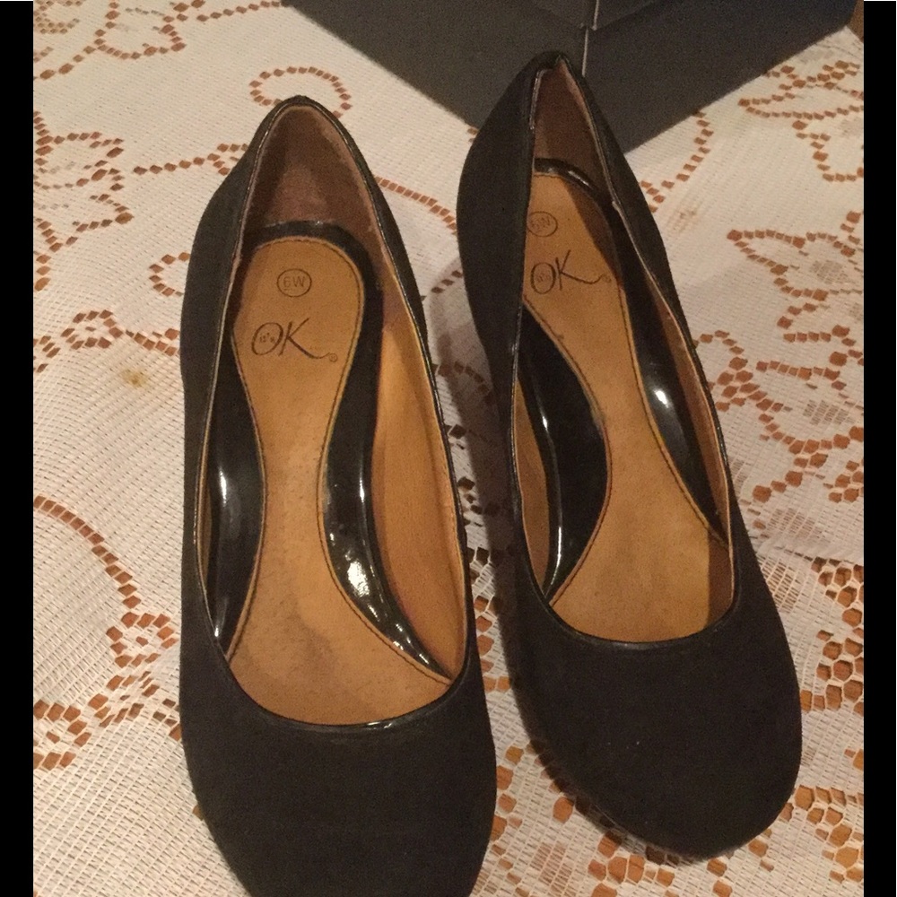 Shoes - Picture 2 of 2