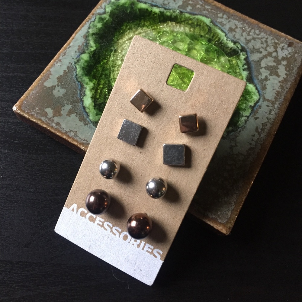 Geometric Earring Set - Picture 3 of 4