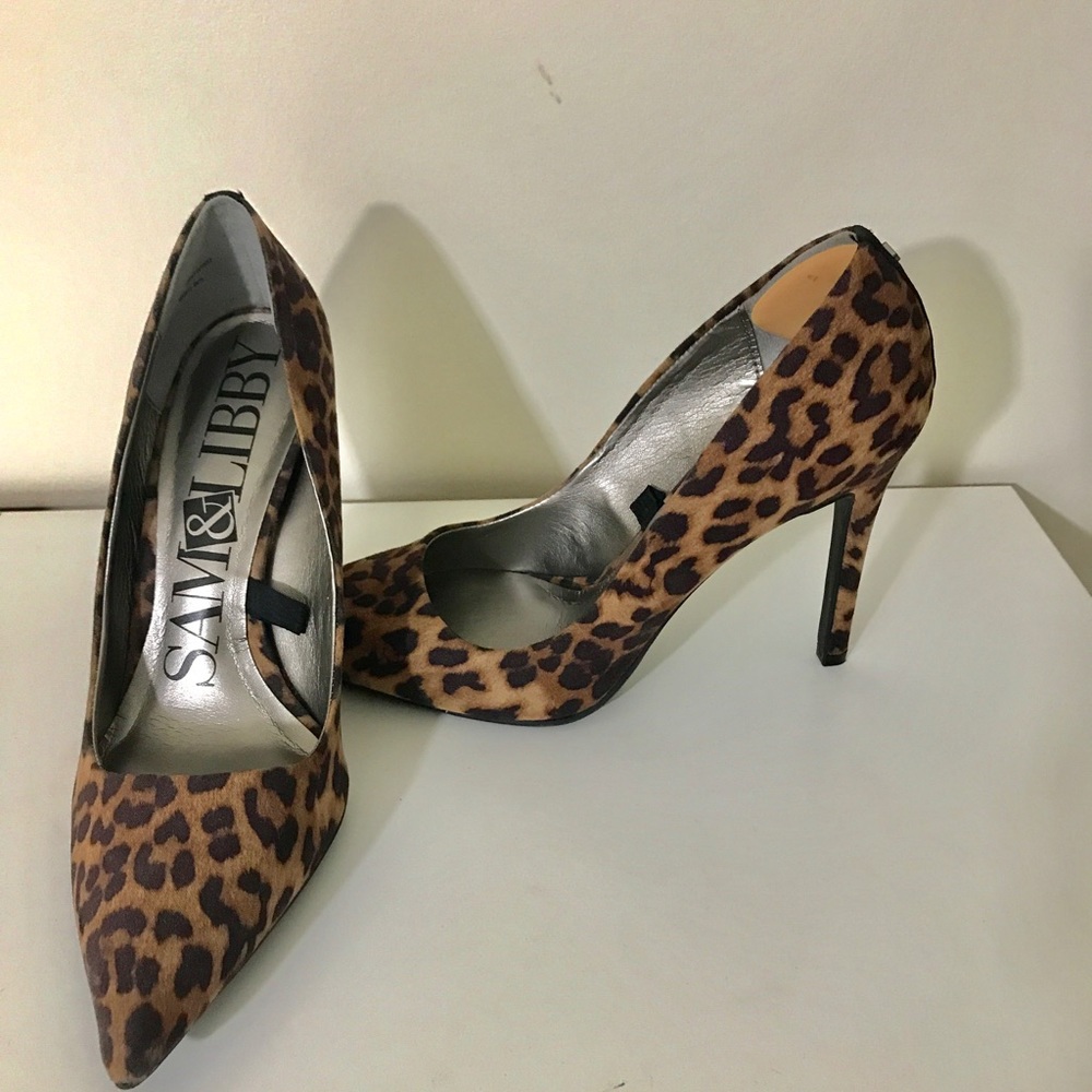 Leopard Print Heels - Picture 2 of 4