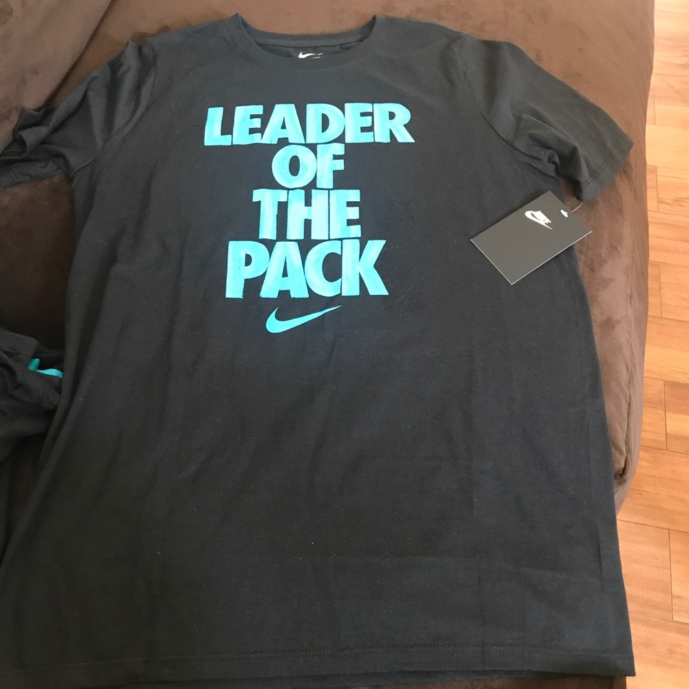 New with tags boys Nike t shirt size LARGE