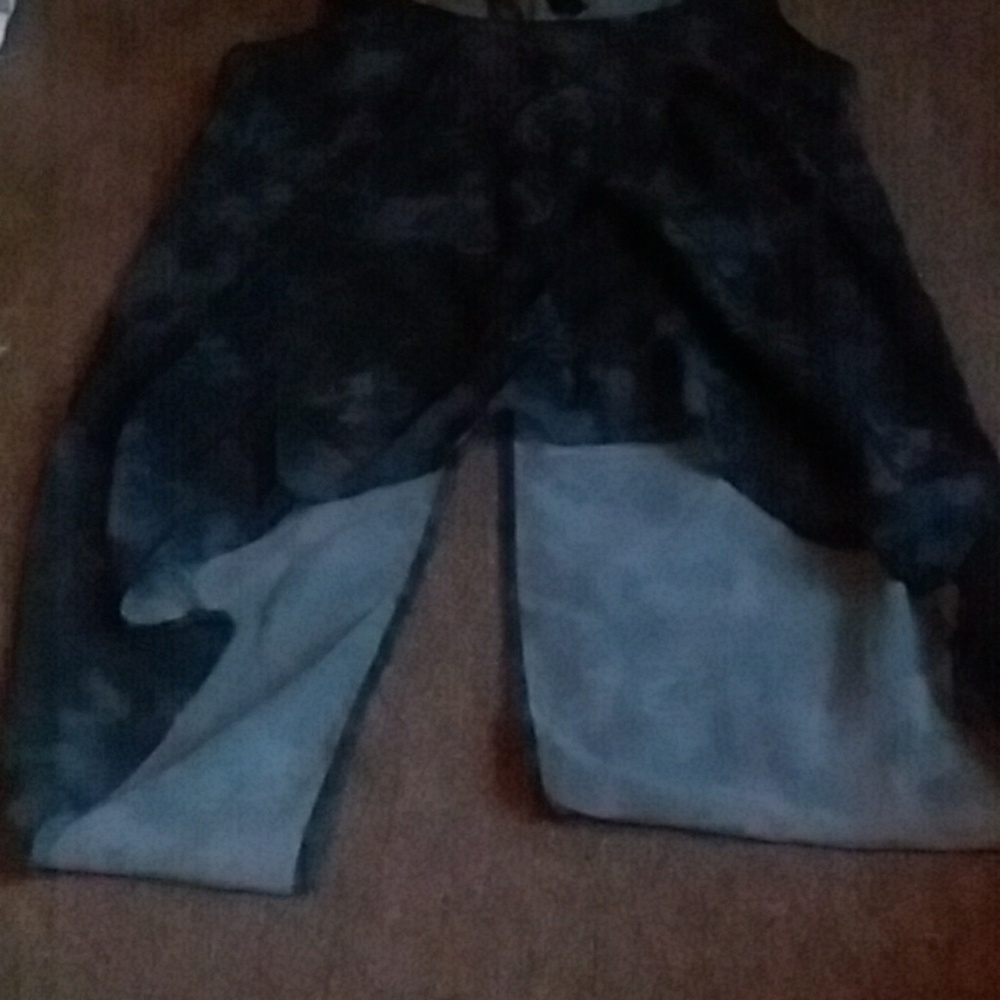 Skull Tank Top - Picture 2 of 3