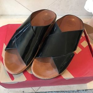 Used Black Slip -On small wedge