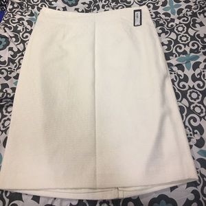 Worthington Cream Pencil Skirt 👗👗👗